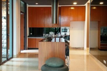 Resort-styled Custom-designed Bungalow (Must See!)