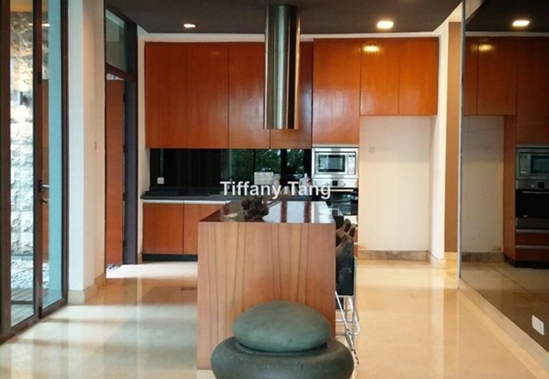 Resort-styled Custom-designed Bungalow (Must See!)