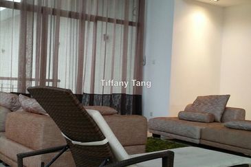 Resort-styled Custom-designed Bungalow (Must See!)