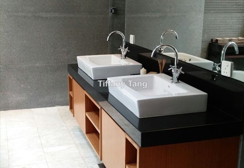 Resort-styled Custom-designed Bungalow (Must See!)