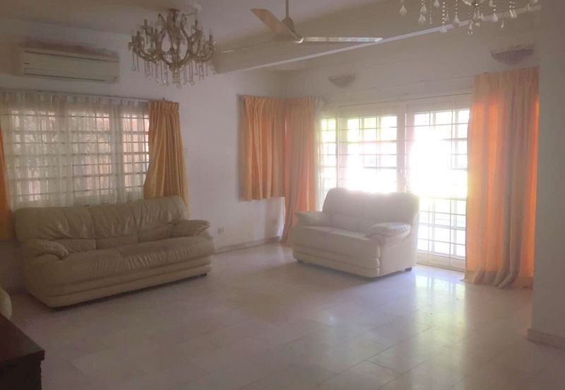 2 Storey Bungalow @ Jalan Hillside Estate For Sale