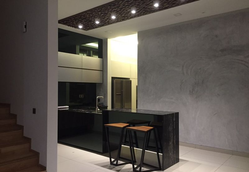 SEREMBAN 2, SAUJANA DUTA Semi D HOUSE FOR RENT