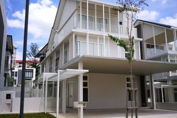 Senja@Private Lakeview Estate, BluWater Estate