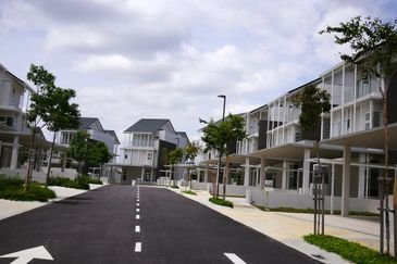 Senja@Private Lakeview Estate, BluWater Estate