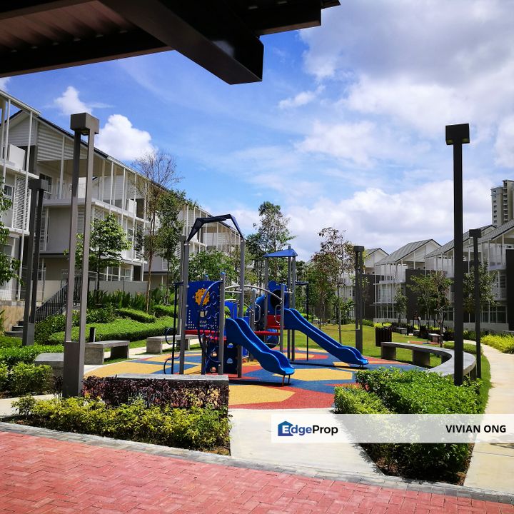 Senja@Private Lakeview Estate, BluWater Estate, Mines , Seri Kembangan , Selangor