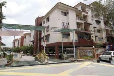 La Villas Condominium