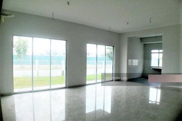 2 Storey CORNER House @ Bandar Rimbayu - Brand New (Subsale unit)