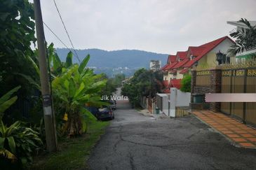 Pinggir Taman Tun Dr Ismail