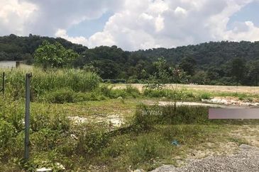 Flat 2 acres Sg Penchala land for sale