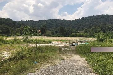 Flat 2 acres Sg Penchala land for sale