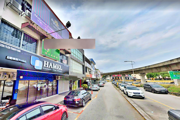 Petaling Jaya Kelana Jaya Corner Ground Floor Shop For RENT (Main Road)