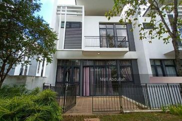 16 Quartz @ Melawati