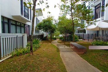 16 Quartz @ Melawati