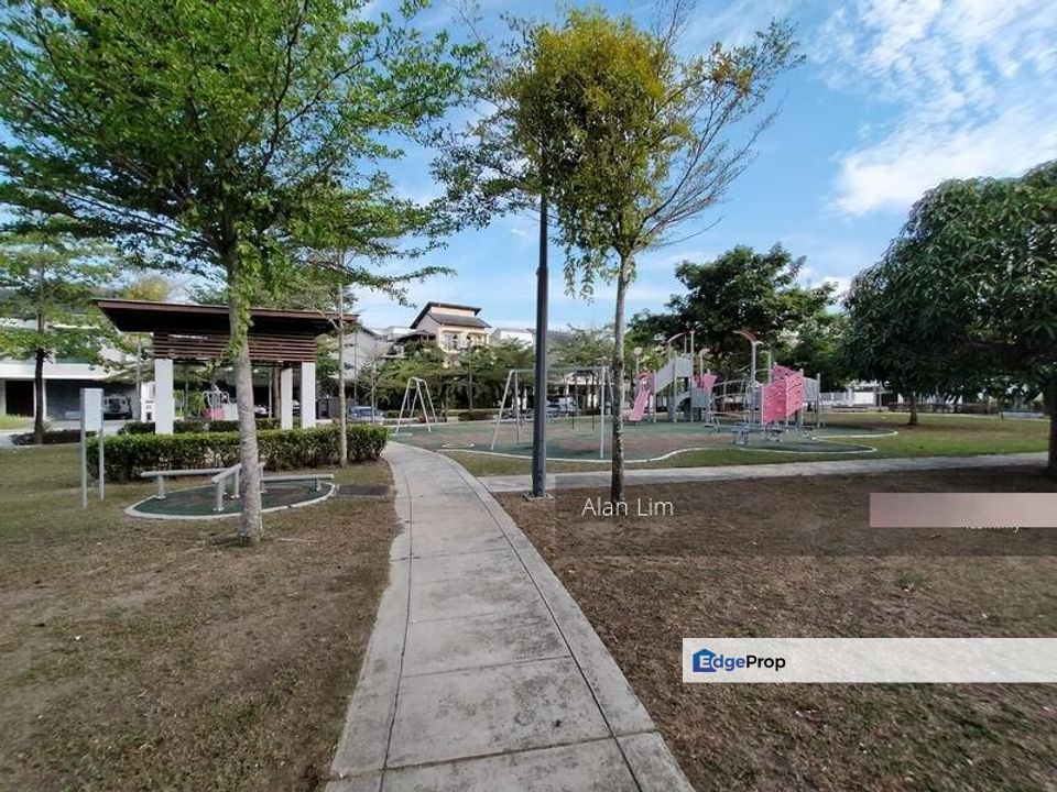 2 Storey Bungalow at Glenmarie Gardens For Sale, Selangor, Glenmarie