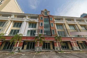 4 Storey Shop-Office @ Sazean Business Park, Kota Bayuemas, Klang