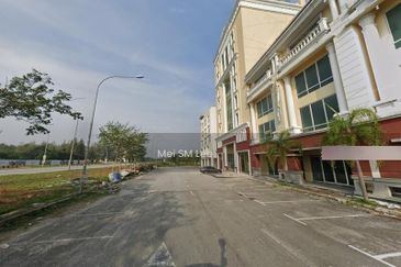 4 Storey Shop-Office @ Sazean Business Park, Kota Bayuemas, Klang