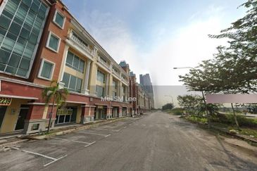 4 Storey Shop-Office @ Sazean Business Park, Kota Bayuemas, Klang