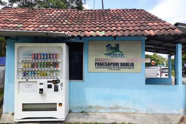 Dahlia Apartment, Putra Perdana