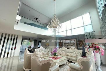 Astellia Denai Alam  3 storey bungalow for sale