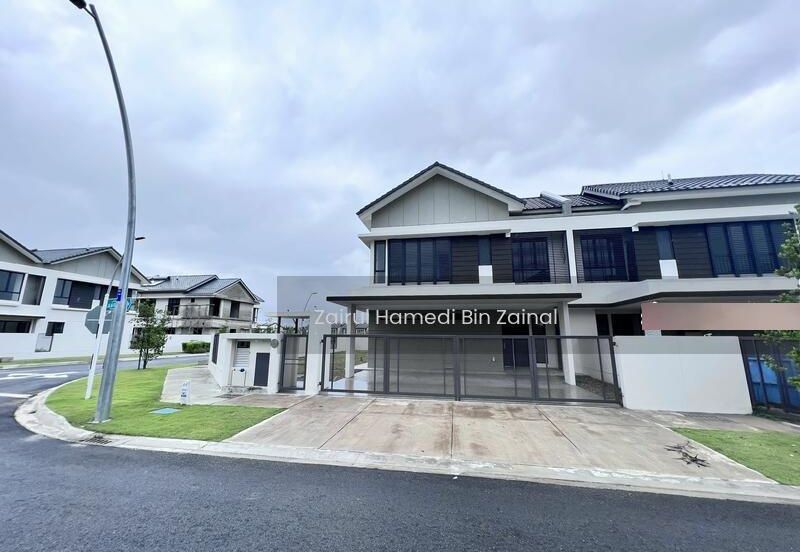 City of Elmina : Reesia