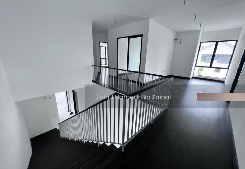 City of Elmina : Reesia