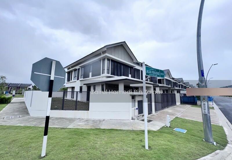 City of Elmina : Reesia