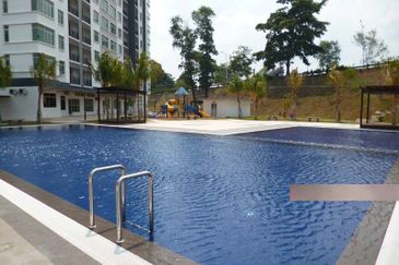 Eastbay Luxury Apartment