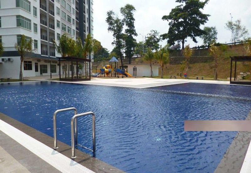 Eastbay Luxury Apartment