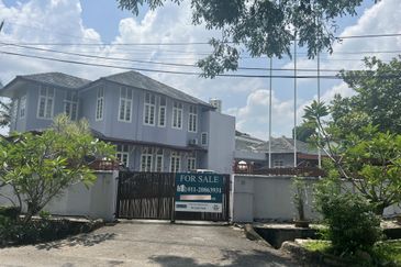 Bungalow In Titiwangsa Huge Land