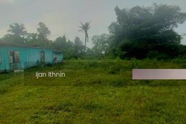 Lot Tanah Di Pantai Sepat