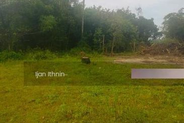 Lot Tanah Di Pantai Sepat