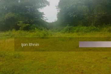 Lot Tanah Di Pantai Sepat