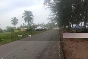 Lot Tanah Di Pantai Sepat