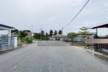 PECAHAN LOT 8015 TAMAN KETAPANG MAJU
