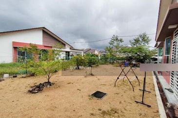 PECAHAN LOT 8015 TAMAN KETAPANG MAJU