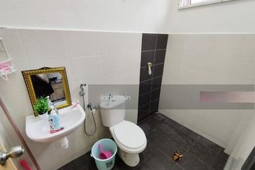 PECAHAN LOT 8015 TAMAN KETAPANG MAJU