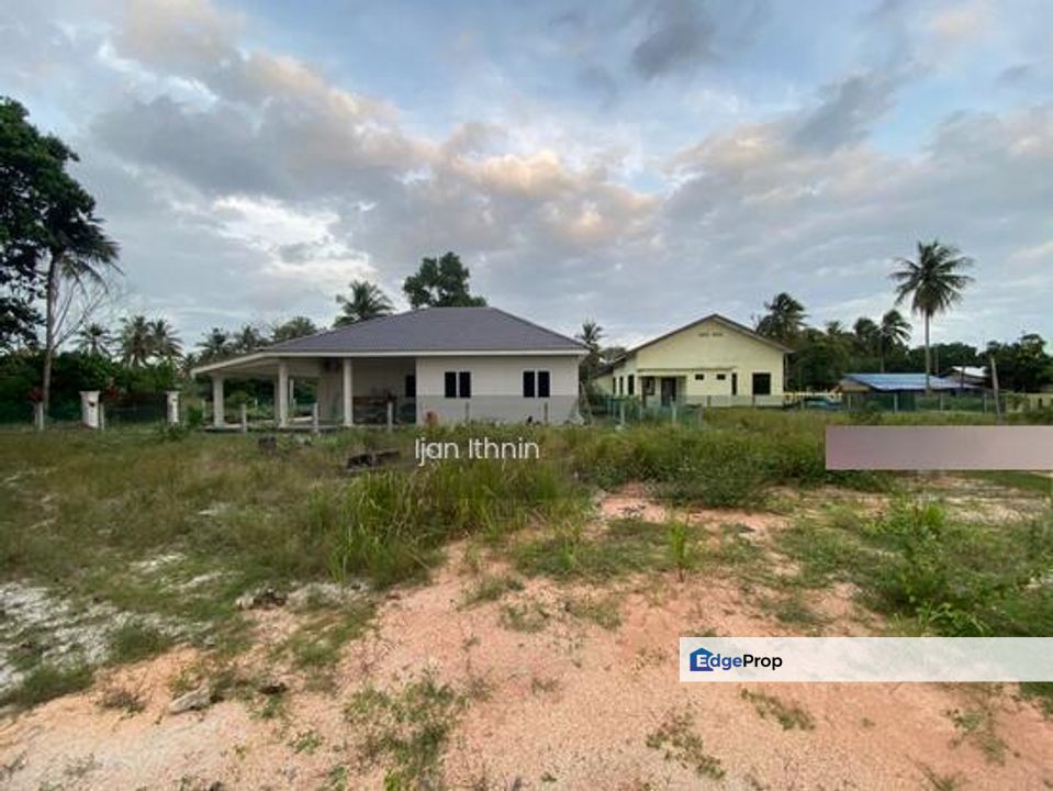 Tanah Lot Banglo Sungai Ular, Pahang, Kuantan