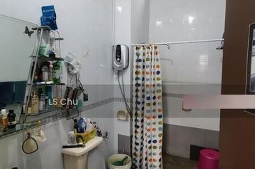 Jalan Anggerik Doritis 31/143