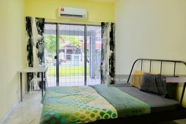 Subang jaya@Petaling 2 Storey House