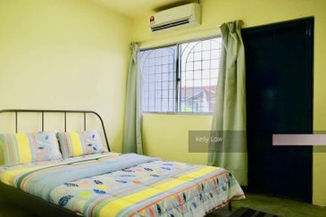 Subang jaya@Petaling 2 Storey House