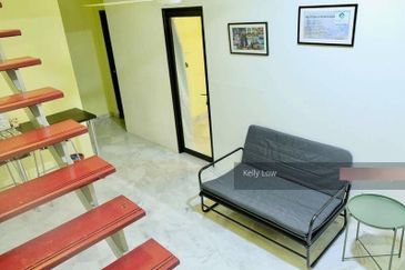 Subang jaya@Petaling 2 Storey House