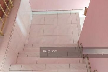 Bandar puchong jaya @Tiong 2 Storey House