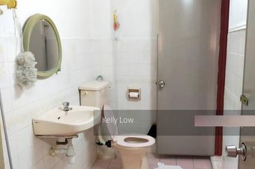 Bandar puchong jaya @Tiong 2 Storey House