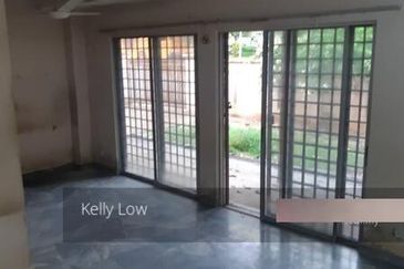 Bandar puchong jaya corner @tiong