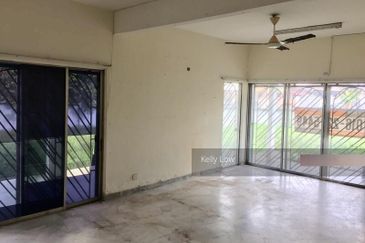 Bandar puchong jaya @ Bangau corner unit