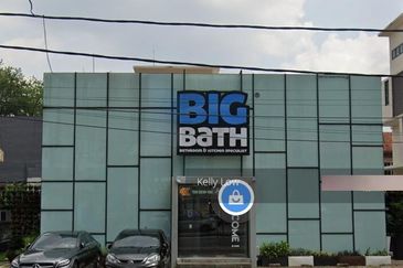 SS2 Commercial banglo