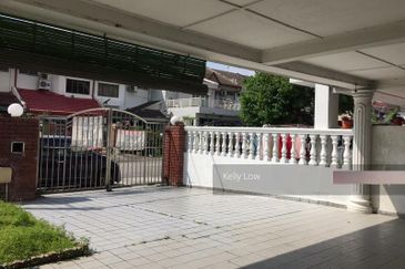 Bandar puchong jaya corner unit @Bangau