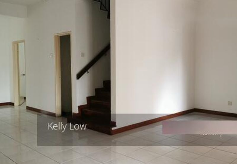 Bandar puteri 8 @2. 5 Storey House