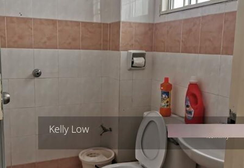 Bandar puteri 8 @2. 5 Storey House