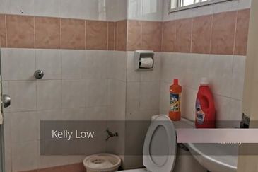 Bandar puteri 8 @2. 5 Storey House